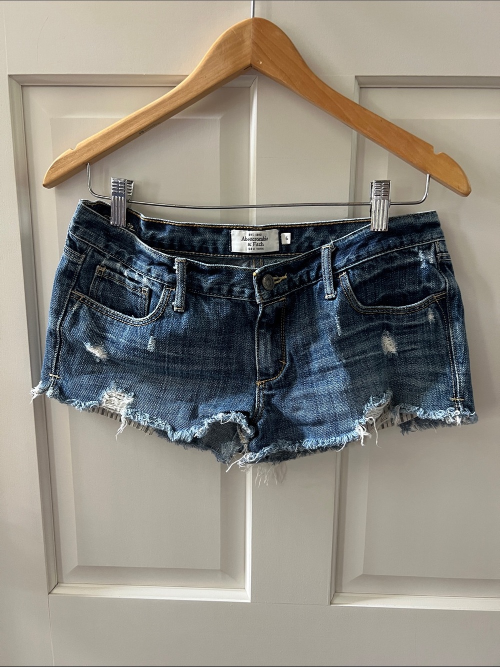 Y2K Abercrombie & Fitch Navy Blue Frayed Hem Denim Cutoff Shorts Sz 6 Low Rise